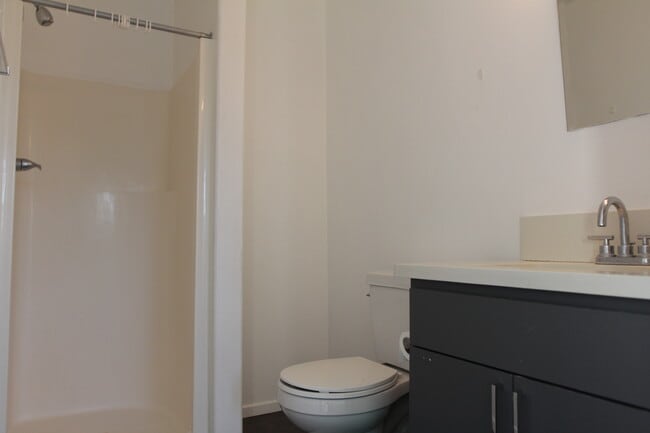 Building Photo - 1296 W 37th Pl