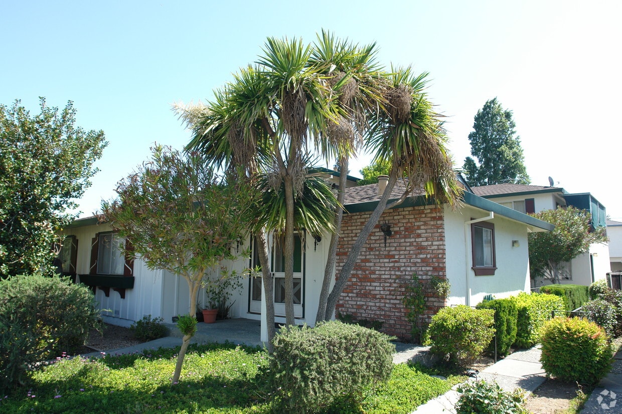 Primary Photo - 342 Greendale Way