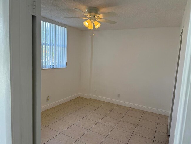 Foto del edificio - 1731 SE 15th St