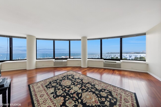 Foto del edificio - 155 N Harbor Dr
