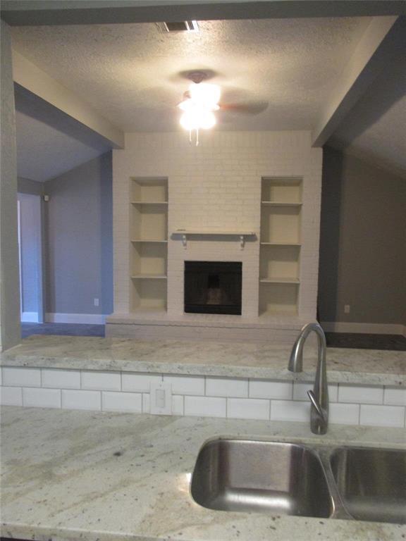 Foto del edificio - 10214 Golden Meadow Dr