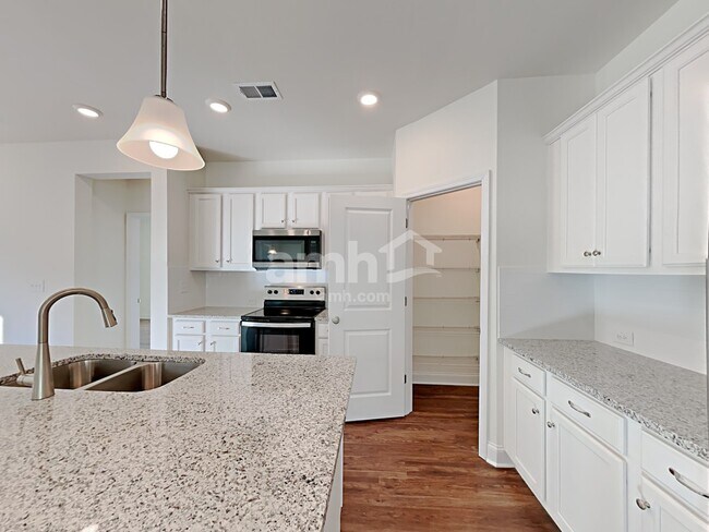Building Photo - 7069 Creeksong Dr