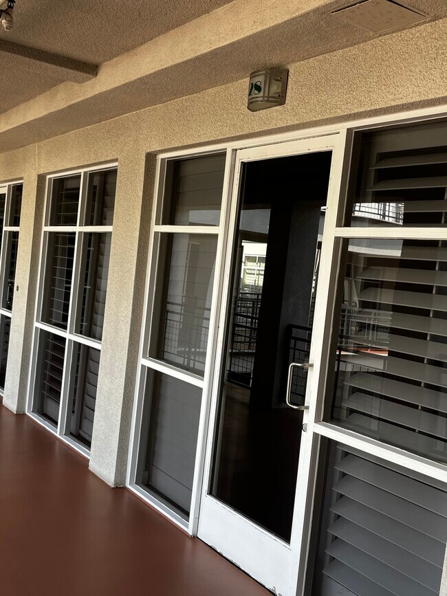 Foto del edificio - 7514 Girard Ave