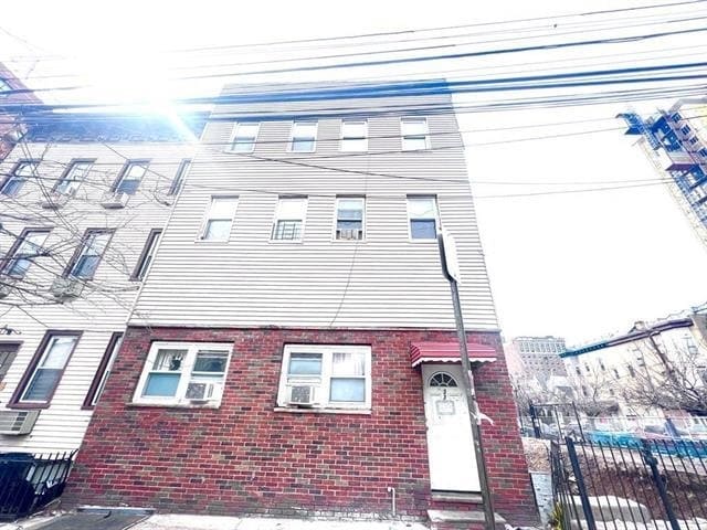 Primary Photo - 33 Orchard St