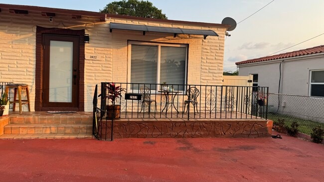 Foto del edificio - 2822 SW 1st St