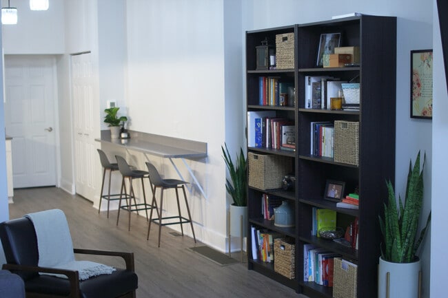 Building Photo - 4057 Penn Ave