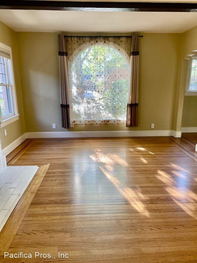 Foto del edificio - 3 br, 2 bath House - 701 48th Street