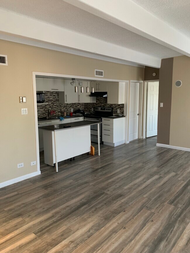 Building Photo - 9995 E Harvard Ave