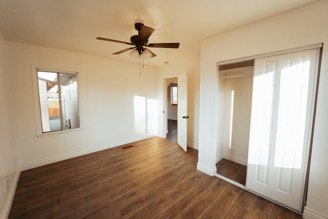 Building Photo - 232 E Marengo Ave