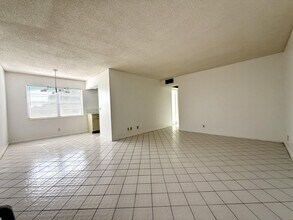 Building Photo - 9 Hastings A