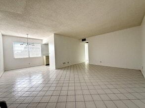 Building Photo - 9 Hastings A