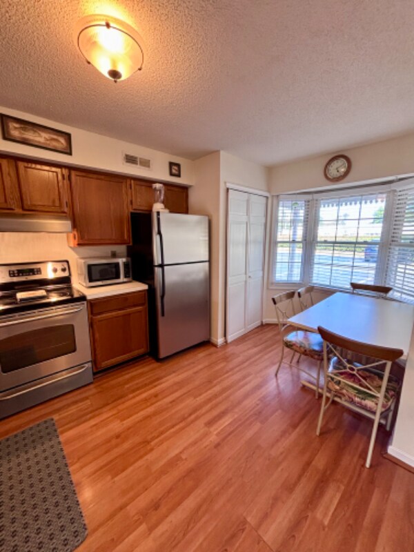 Foto del edificio - 12626 Sunset Ave