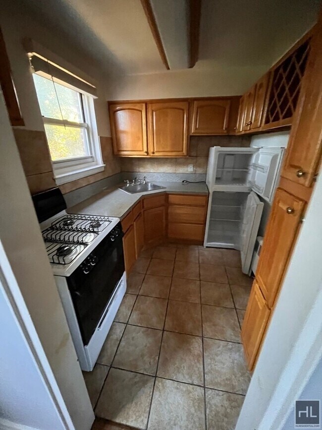 Building Photo - Spruce St. Apt. 2A, Yonkers NY 10701,