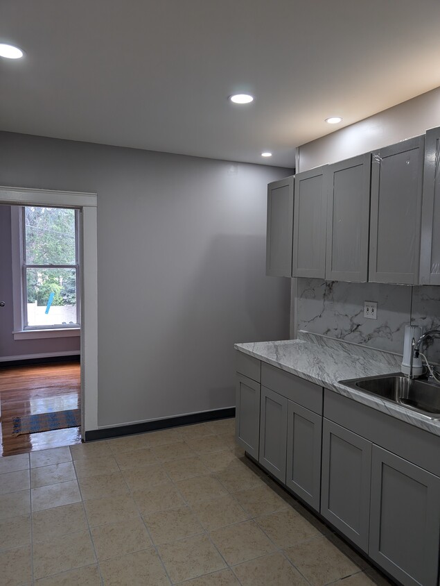 Foto principal - 269 N Washington St