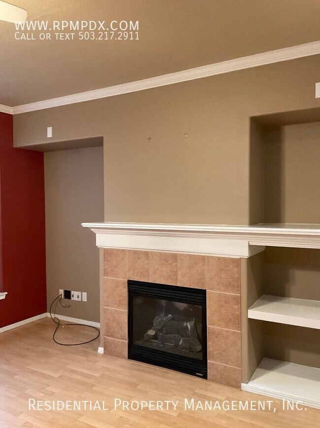 Building Photo - Forest Heights Brownstone offering a Short...
