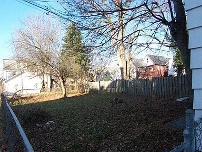 Foto del edificio - 719-721 Elmira St