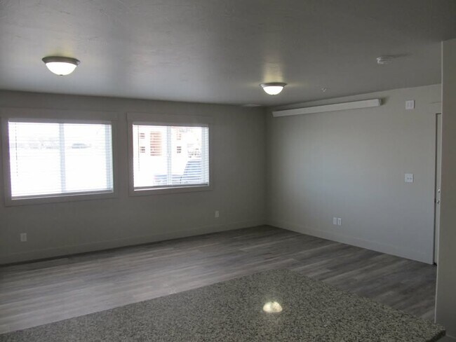 Foto del edificio - 6277 N Freedom Rd