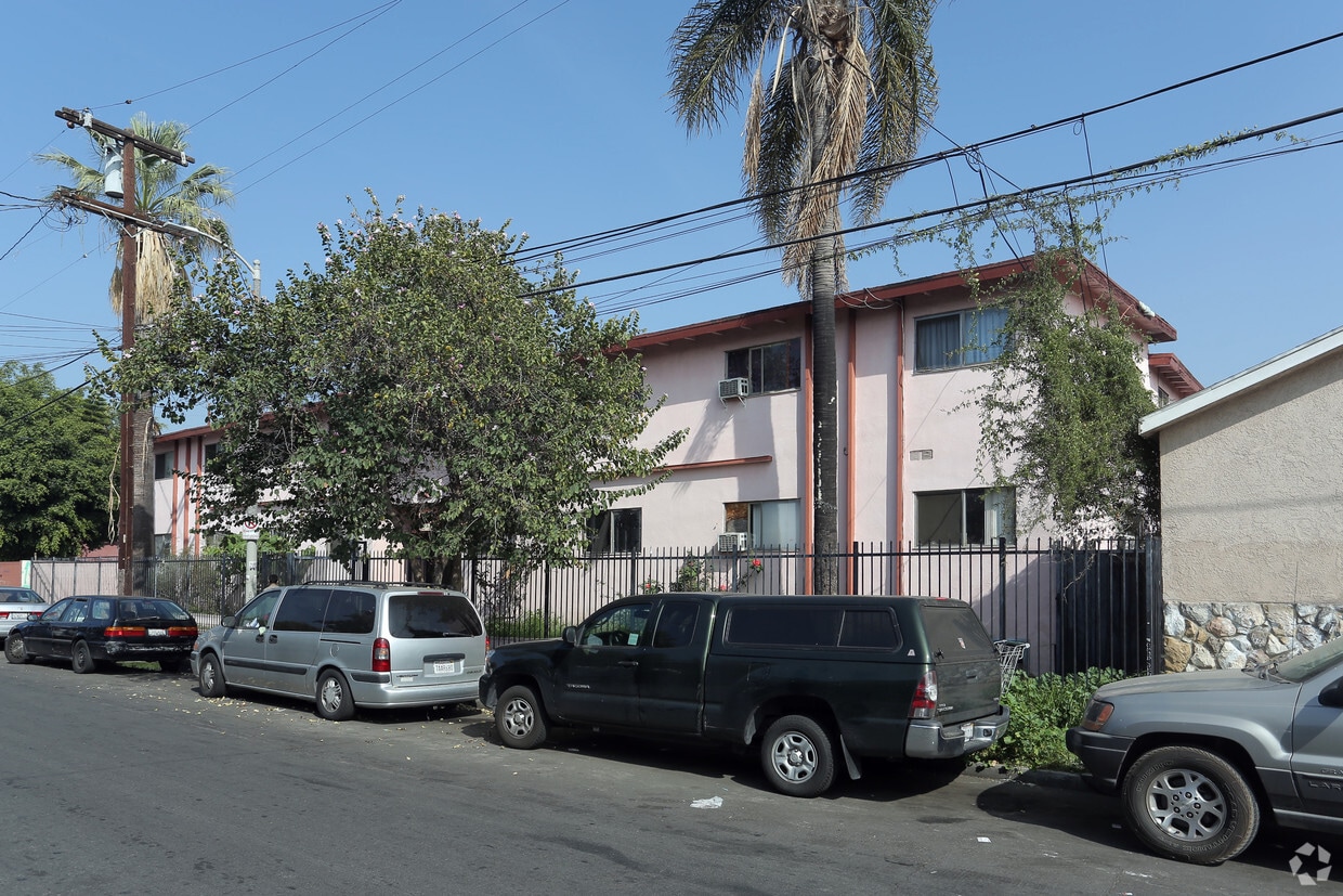 Building Photo - 1630 Arapahoe St