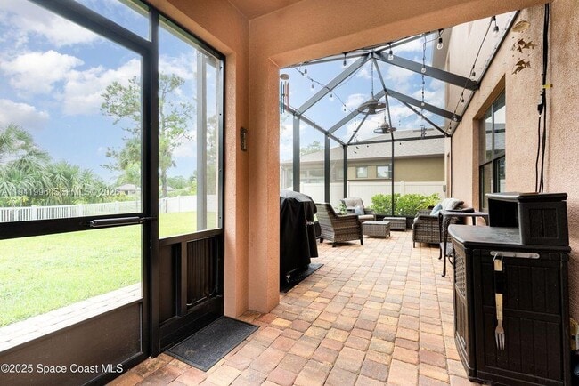 Foto del edificio - 904 Old Country Rd S E