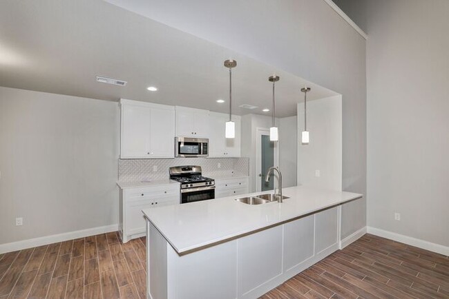 Foto del edificio - Brand New Large Townhome with Bonus Room!