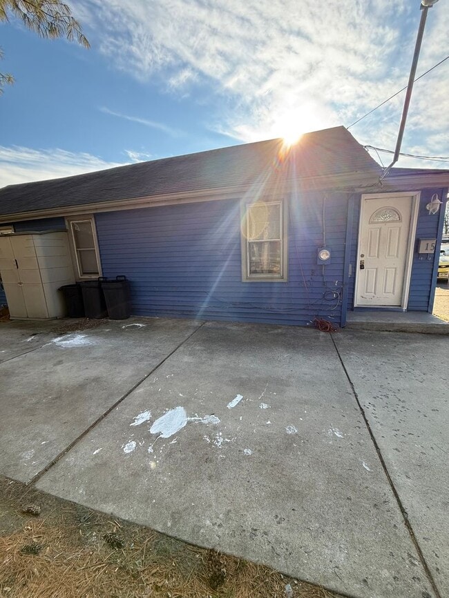 Building Photo - 15 Deming Ave