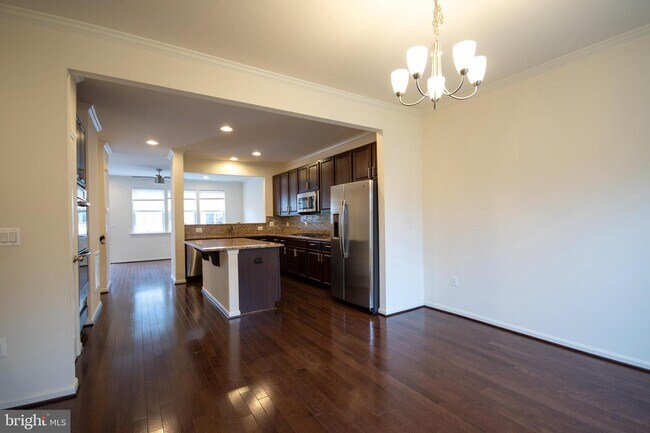Building Photo - 8024 Cayzer Ln