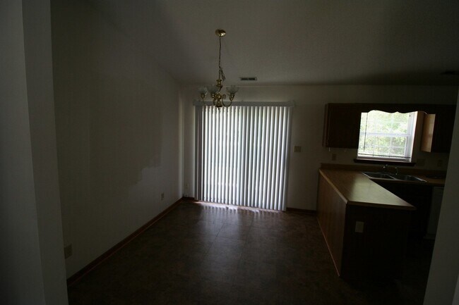 Building Photo - 601 Fillmore Ct