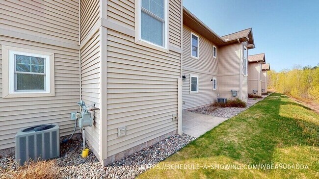 Foto del edificio - 1706 N Creek Cir