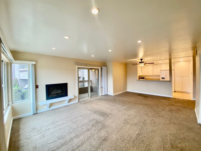 Foto del edificio - Beautiful Condo in Mission Valley Area wit...