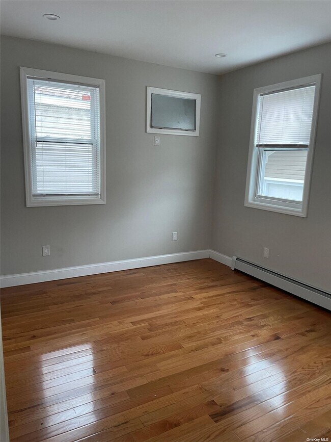 Building Photo - 125-12 103rd Ave