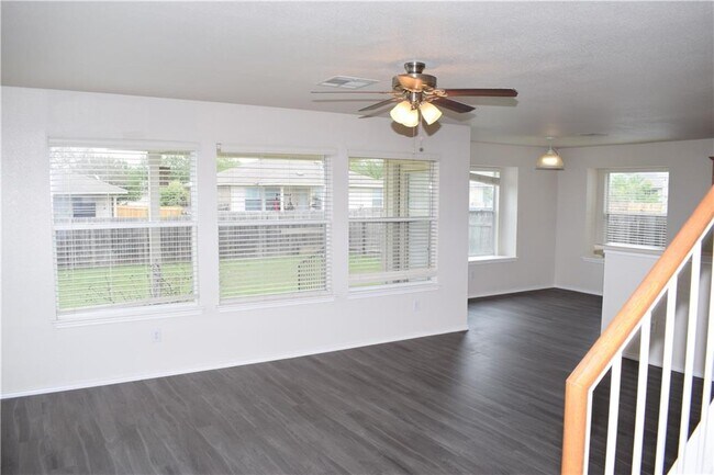 Building Photo - 1104 Barclay Dr