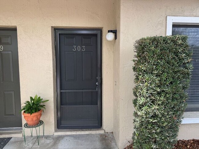 Foto del edificio - Gorgeous, Completely Remodeled 2/2.5 Condo in Sandlewood Creek- Winter Park!