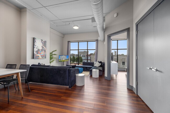 Foto del edificio - Leonard Luxury Apartments