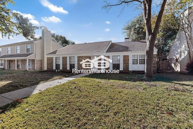 Building Photo - Garland Home Completely Refreshed MOVE IN Ready