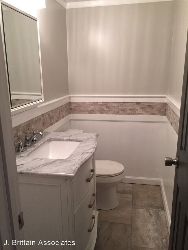 Foto del edificio - 4 br, 3.5 bath House - 2001 Friendship Rd.