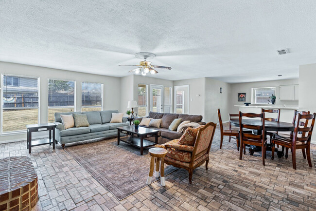 Building Photo - 4115 Appleyard Dr