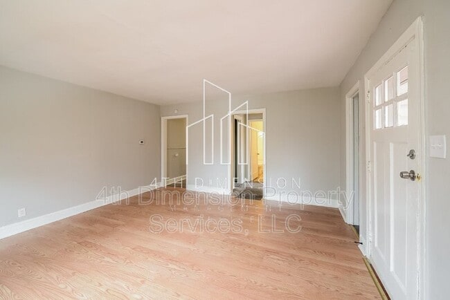 Building Photo - 2400 Ivy Ave