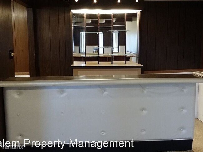 Foto del edificio - 4 br, 2 bath House - 3230 SW Redmond Hill Rd