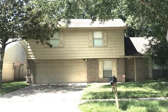 Building Photo - 614 Live Oak Dr