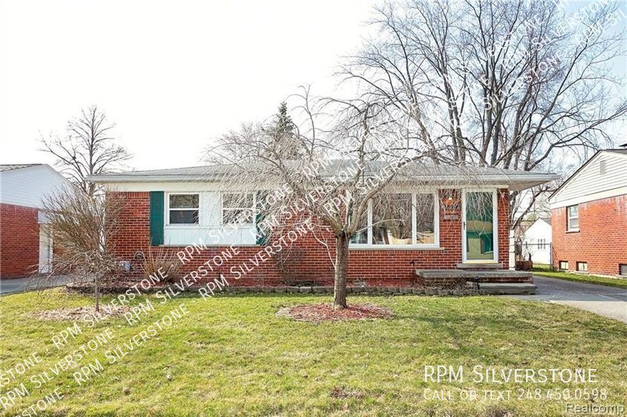 Primary Photo - 3 Bed 2 Bath Brick Ranch with Finished Bas...