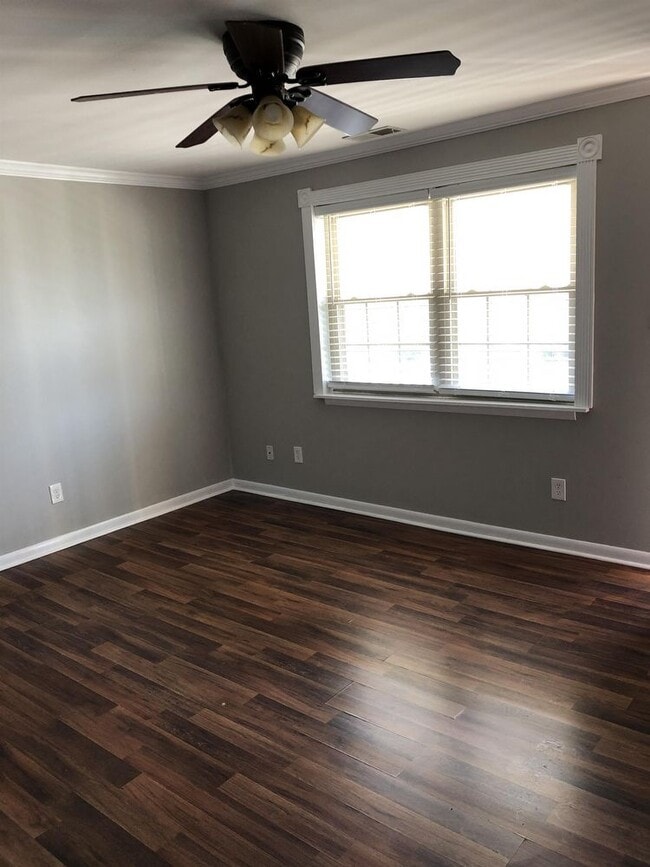 Building Photo - 11825 E Gateway Drive Apt D - 1