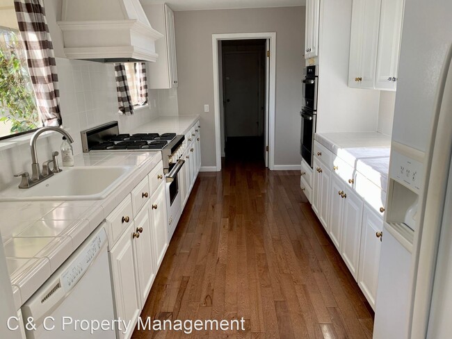Building Photo - 3 br, 3 bath House - 2972 Cormorant Rd