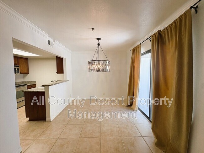 Foto del edificio - 43376 Cook St