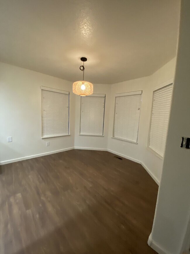 Foto del edificio - Spacious two bedroom two bath home in Carson City