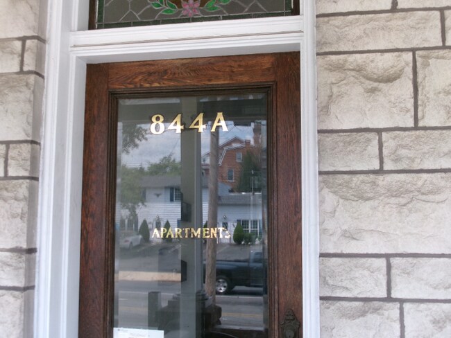 Foto del edificio - 844A Columbia Ave