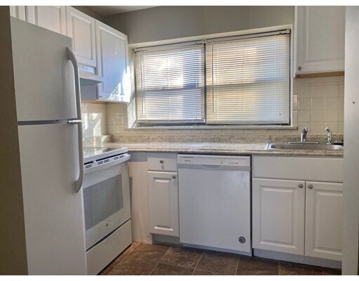 Building Photo - 113 Nahant St