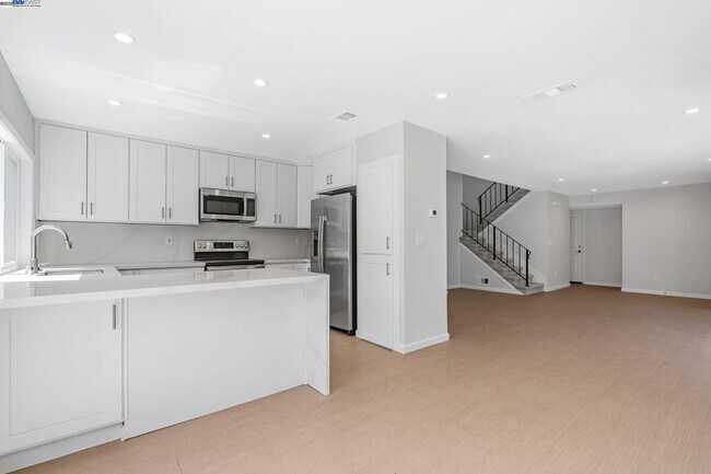 Foto del edificio - 390 Grovewood Loop N