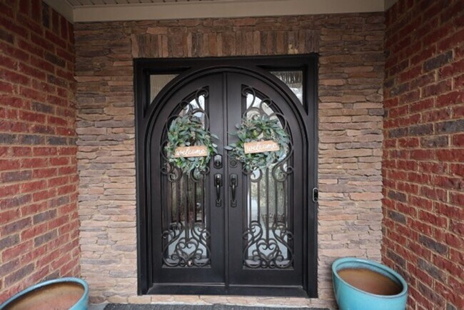 Foto del edificio - 2 Story Brick Front Home in Snellville