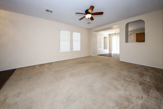 Foto del edificio - 8761 E Green Branch Ln