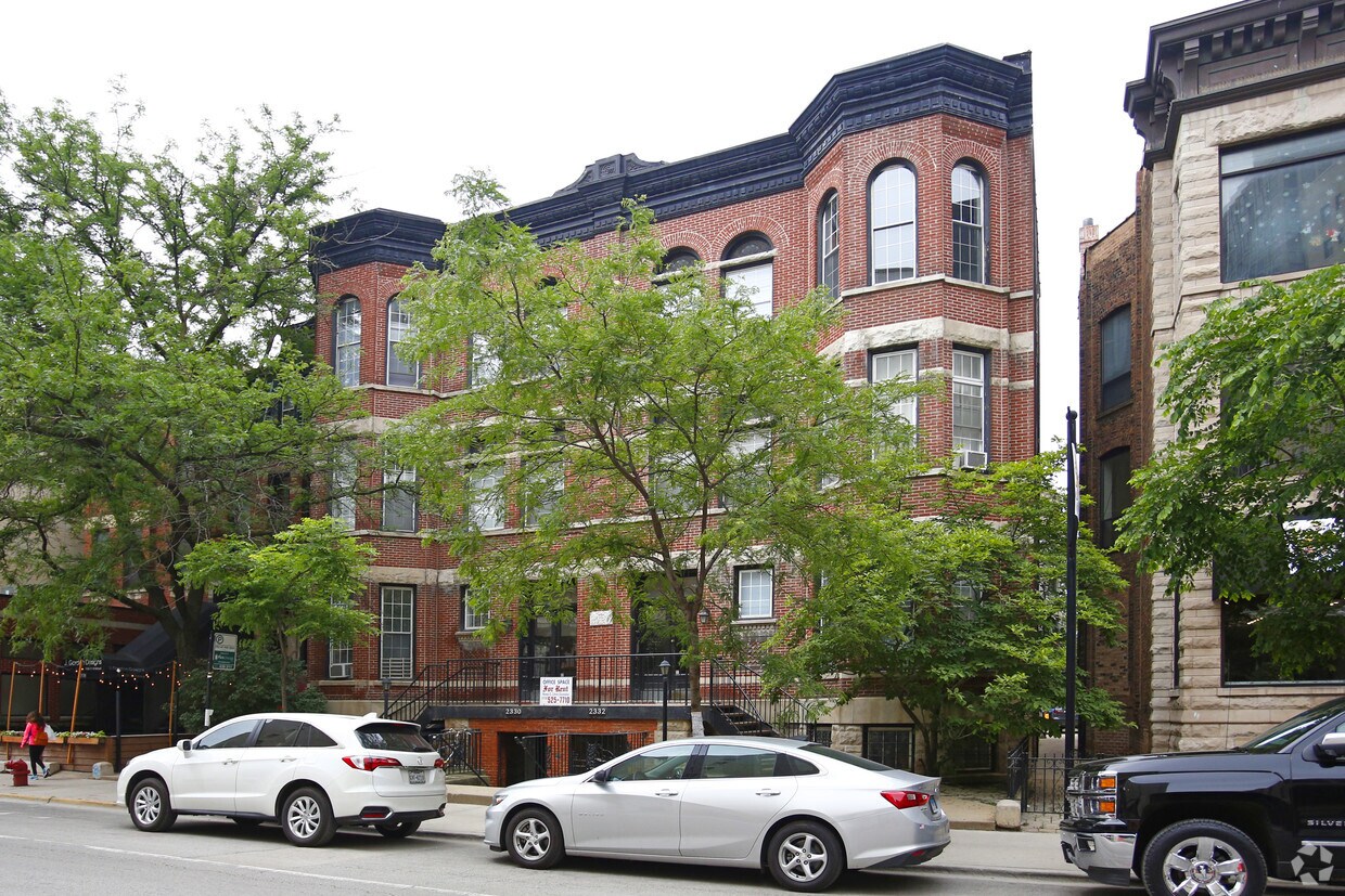 Foto del edificio - 2330-2332 N Clark St